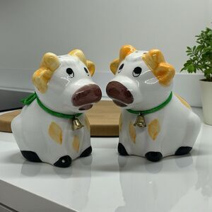 NEW Vtg Hand-Painted Ceramic Cow Salt & Pepper Shakers – Farmhouse Country Decor